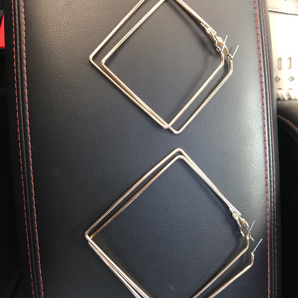Geometric square hoop earrings